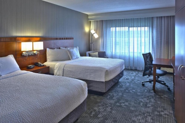 Courtyard by Marriott Hamilton image 15