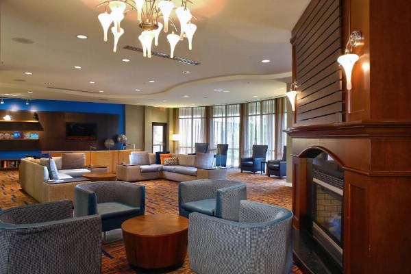 Courtyard by Marriott Hamilton image 16
