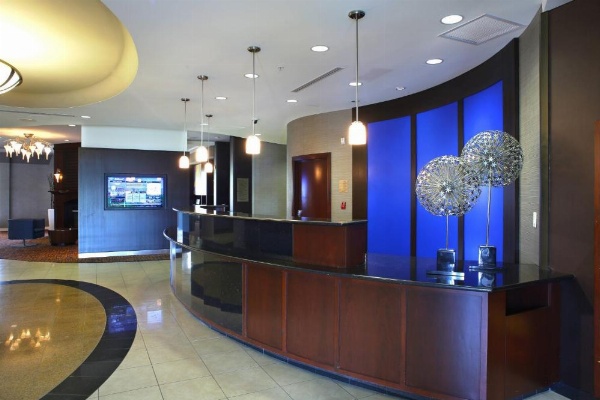 Courtyard by Marriott Hamilton image 17