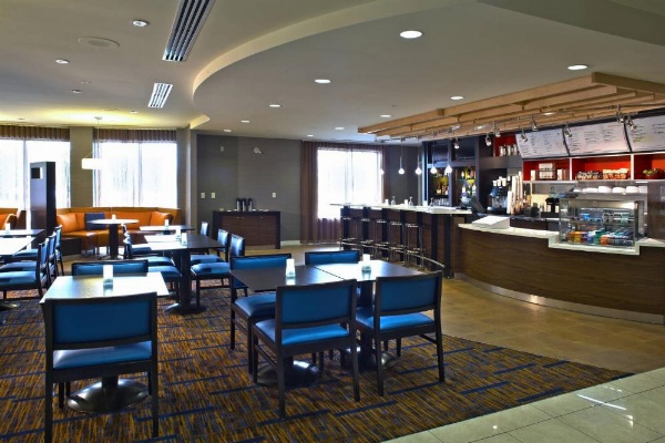 Courtyard by Marriott Hamilton image 25